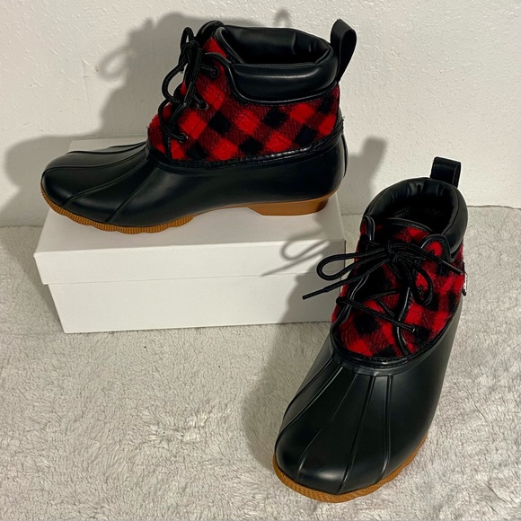 Skechers Pond Good Plaid Duck Boots Women’s Size 10 Black Red Lace Up - Picture 1 of 10